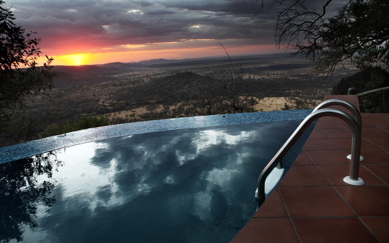 Mbali Mbali Soroi Serengeti Lodge Banagi Luaran gambar